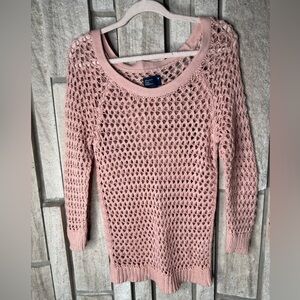 American Eagle sweater. Worn Once. Size medium color pink.